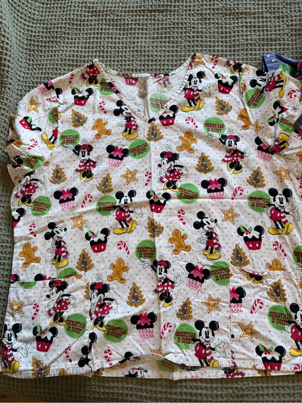 Disney Mickey & Minnie Christmas Scrub Top - White/Pink